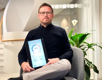 Christian Husell vid Ömsen försäkringsbolag med appen Tryggometern.