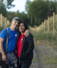 Conny och Grace bjuder på fint värdskap vid Snäckö Frukt.