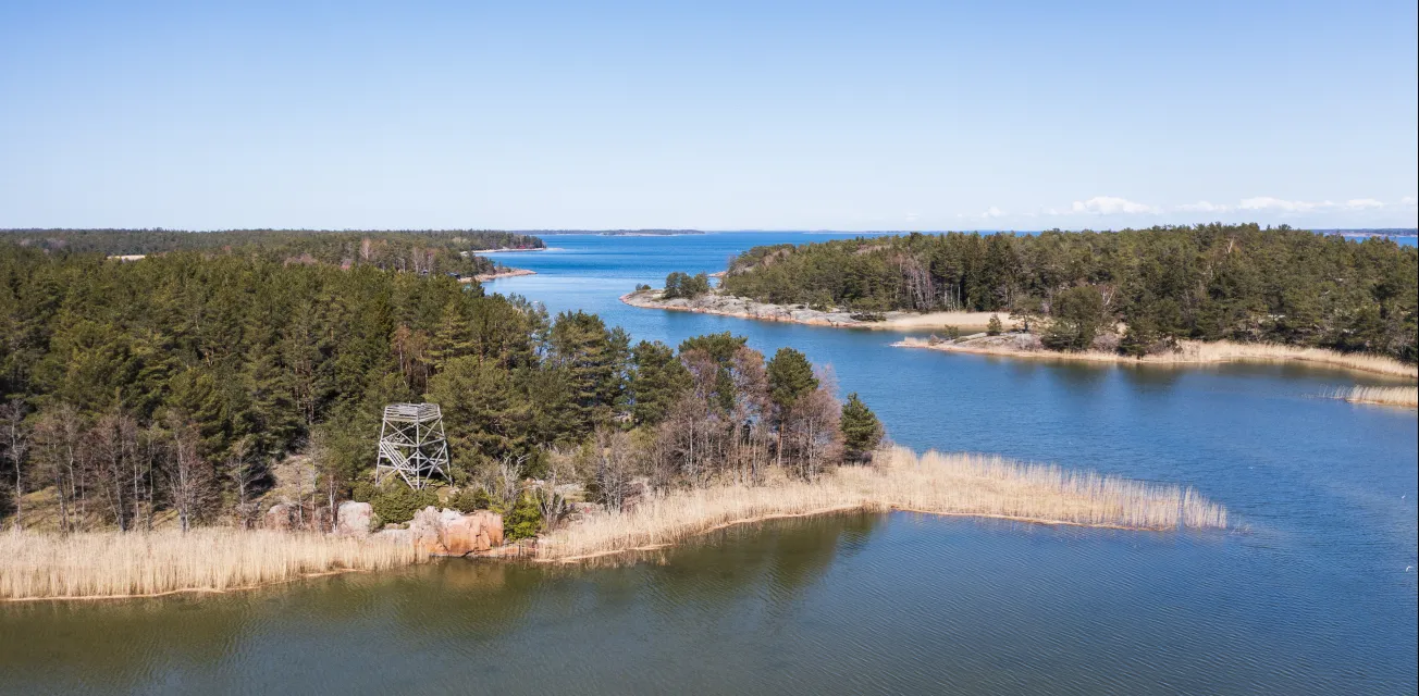 Flygfoto med fågeltorn, Vårdö.